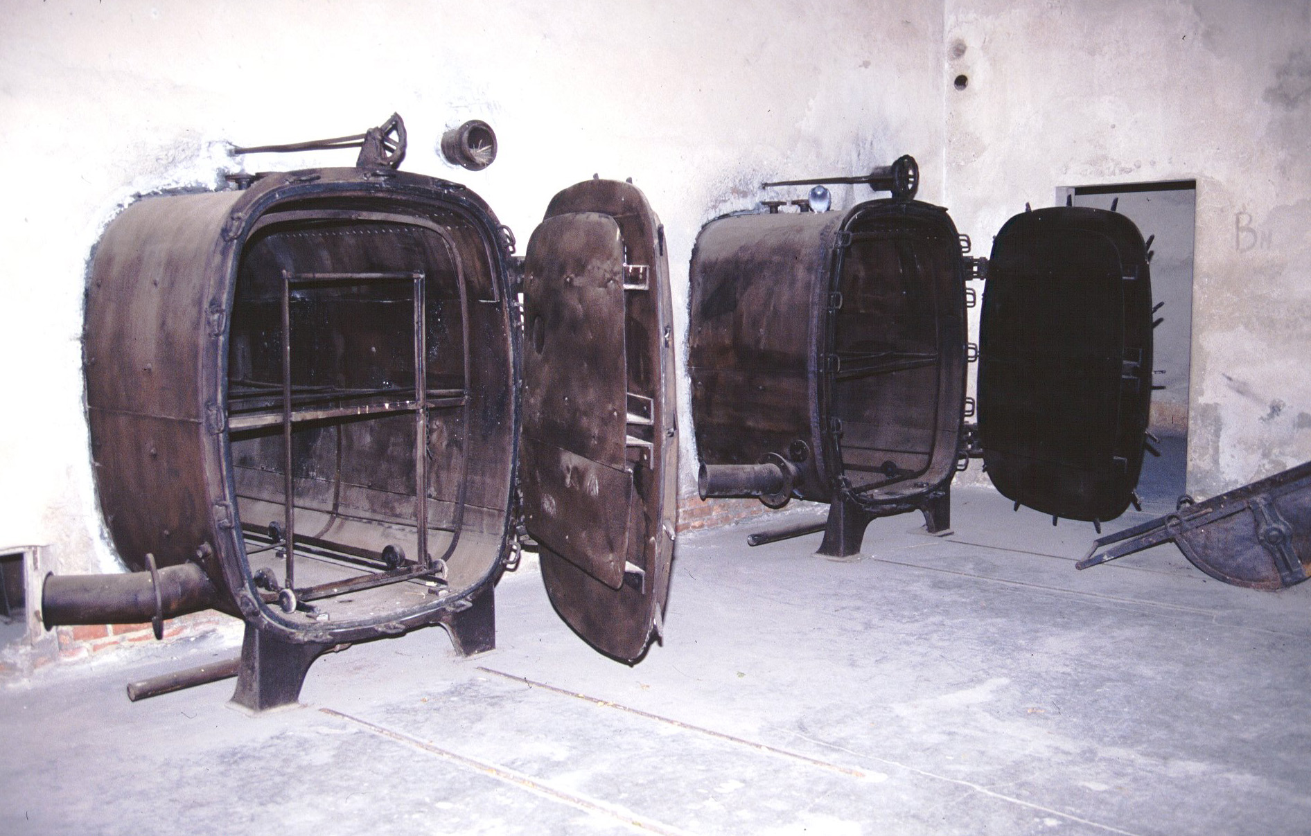 Auschwitz Birkenau, Zentralsauna, autoclaves